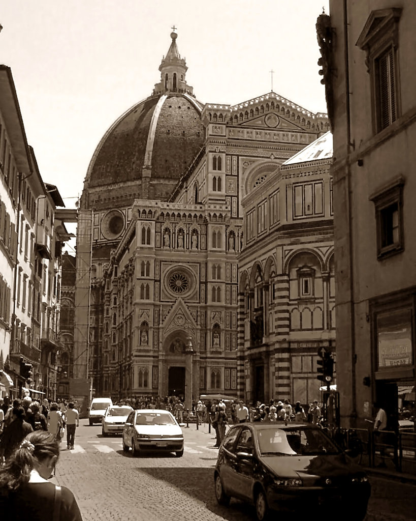 Bustling Firenze